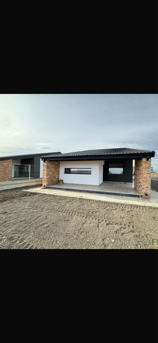 Case la rosu -Focsani