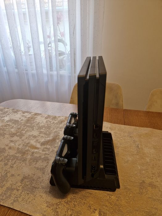 Vand PlayStation 4 Pro,  1T
