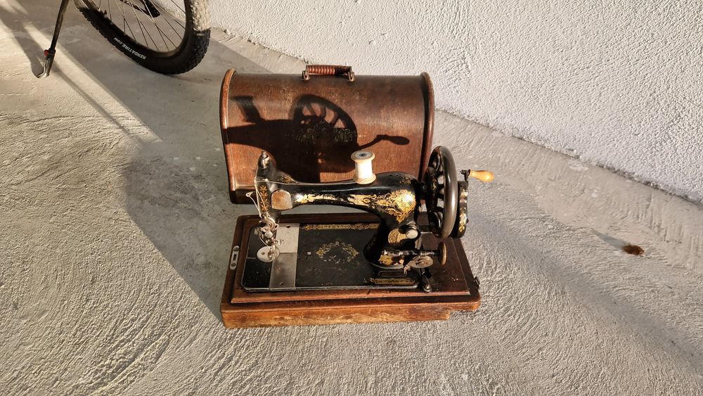 Ръчна шевна машина Singer manfg.co