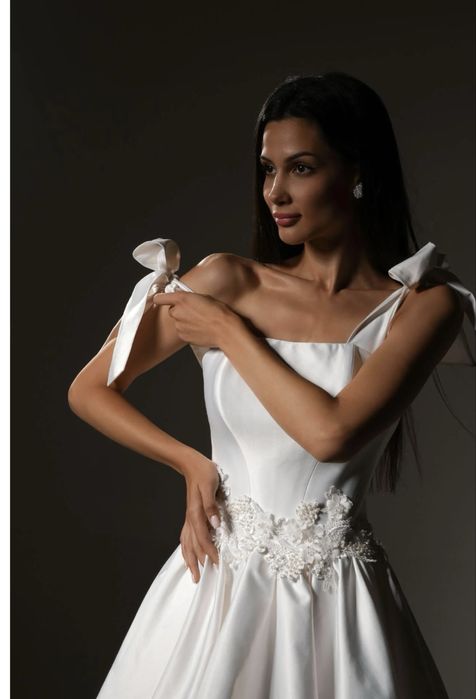 Бяла рокля radapola