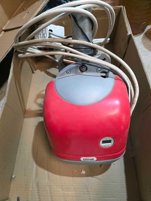 Котел Bosch solid 2000 + пелетна горелка Ferroli и шнек за пелети