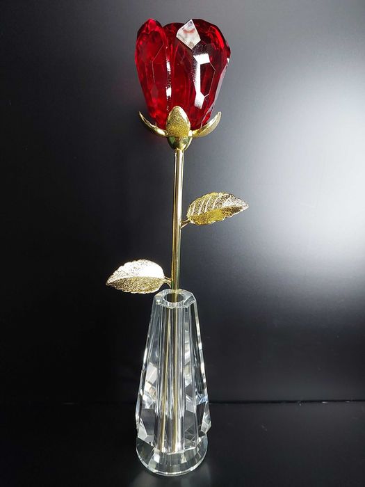 Изысканный Хрустальный Аленький цветок розы в хрустальной вазе