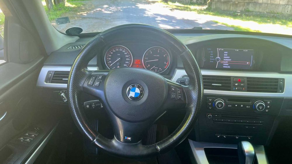 BMW 330 xdrive 2009 г.