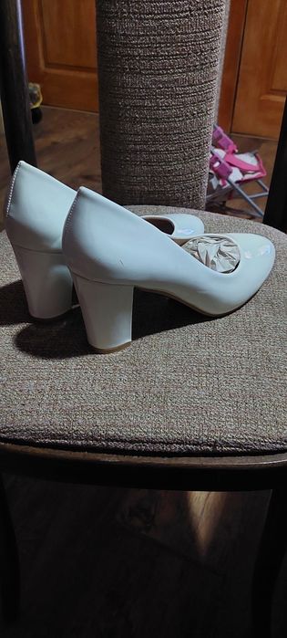 Дамски Обувки  .