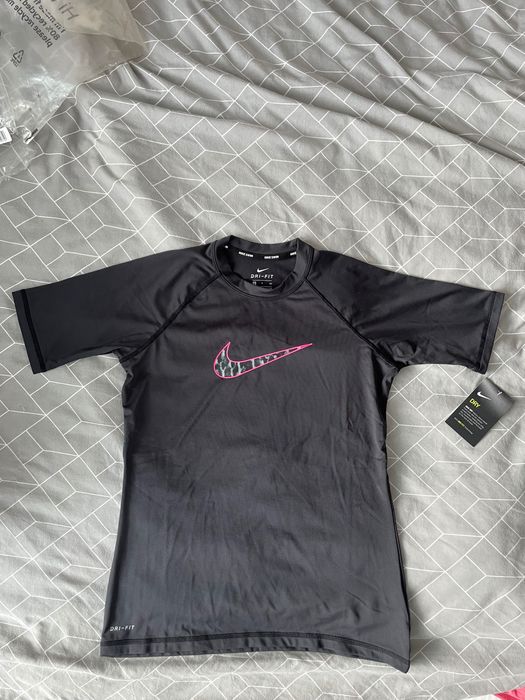 Дамска тениска Nike