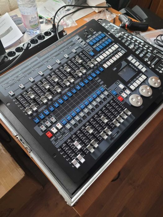 Controller dmx 1024 king kong cu flight case lumini evenimente