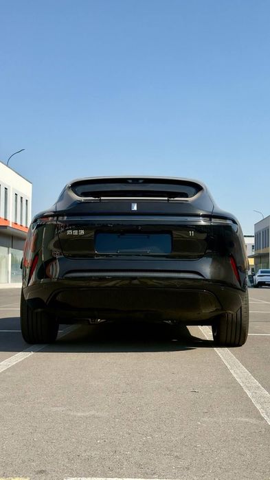 Avatr 11 (2025) — Yangi 0 km, 630 km masofa, Premium SUV!