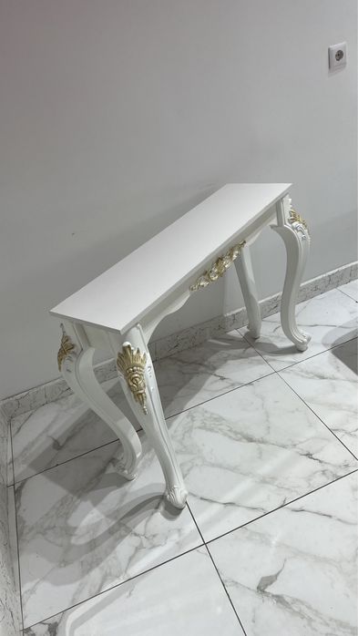 Столик декоративный