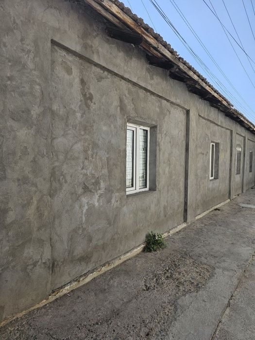 Uy sotiladi srochna arzonga