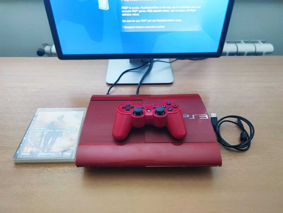 Playstation 3 Super Slim червен, със джойстик, кабели и подарък игра