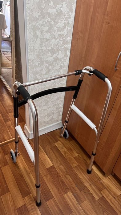 Ходунок с колесом