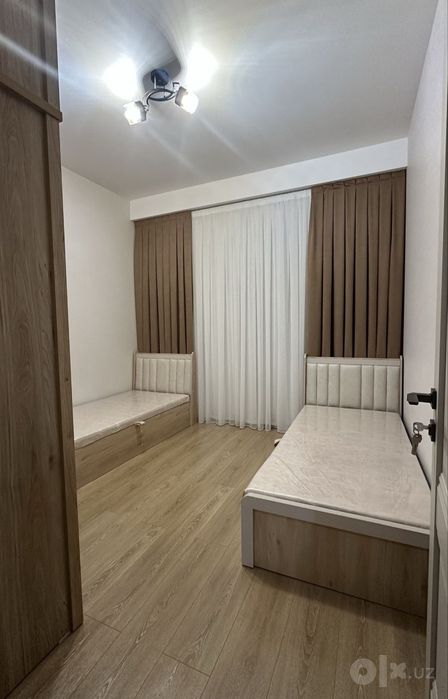Arenda kvartira novastroyka Ibn Sino 3 xona yengi uy Xushtam kafe oldi