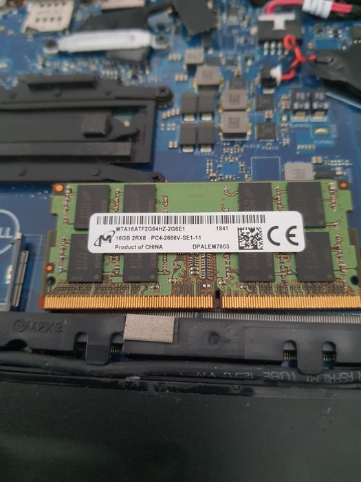 Laptop Dell5490 pentru piese