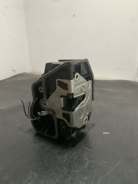 Broasca usa incuietoare dreapta spate BMW Seria 5 E60 E61 | 7036172