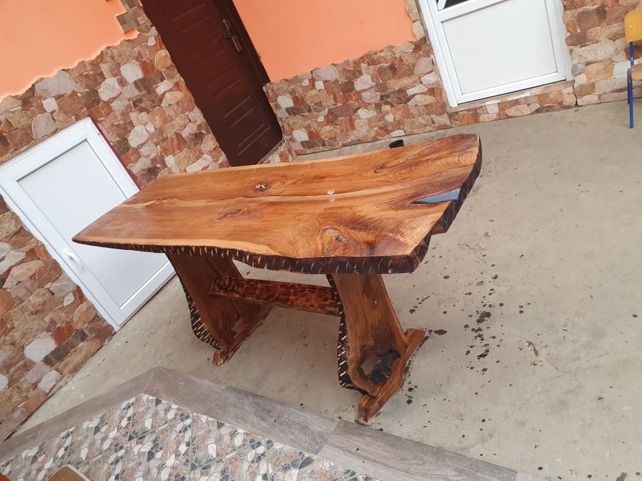 Masa din lemn de nuc . 1,80/65/0,6cm grosime blat .