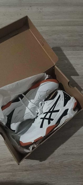 Мъжки маратонки за зала (волейбол) ASICS GEL-ROCKET 11