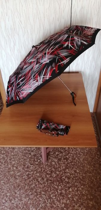 Продам очки и зонтик