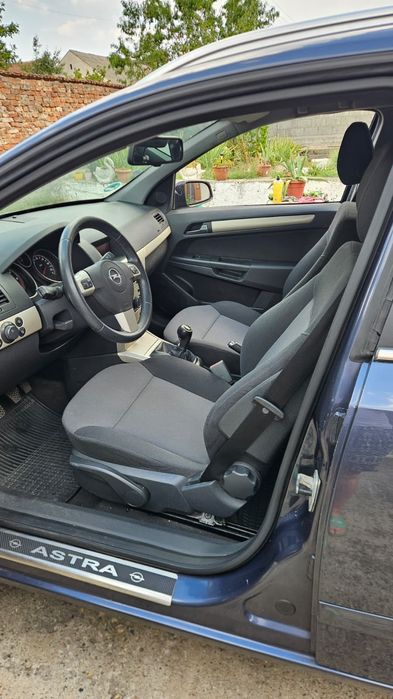 Opel Astra H  17