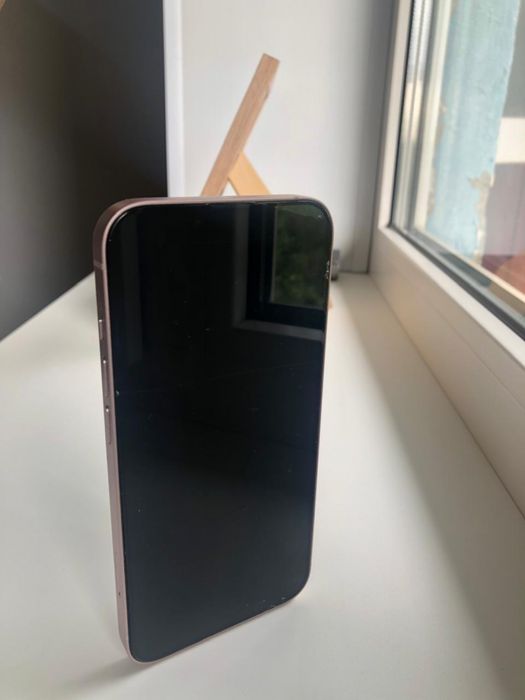 Продам iPhone 13 )128Gb)