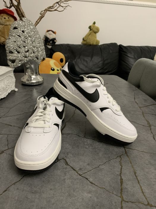 Nike noi cu eticheta