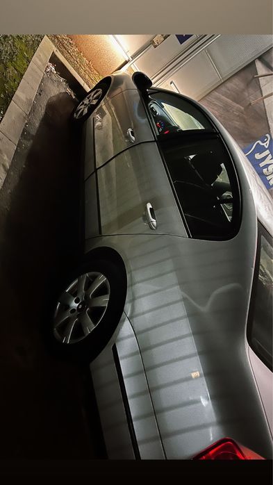 Vând  Volkswagen  pasat  b6