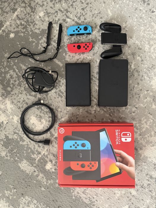 Полный набор Nintendo Switch Oled