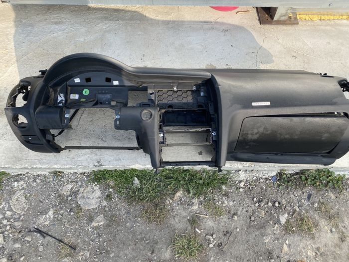 Арматурно табло за Ауди Кю7 Audi Q7 врати духалки жабка