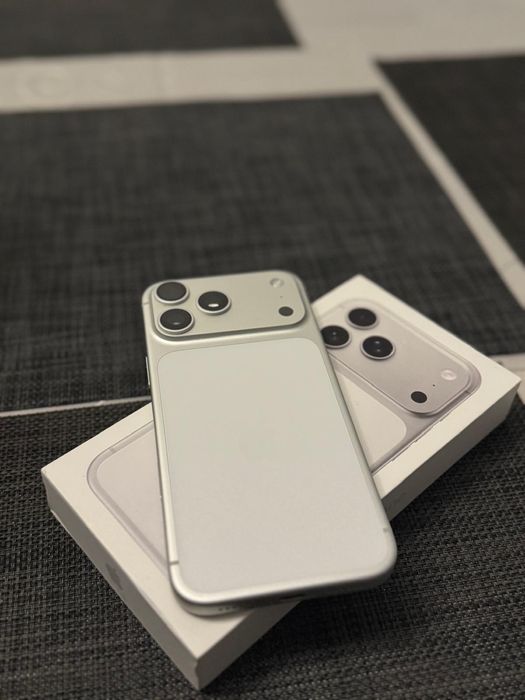 Iphone 17 Pro Max Silver