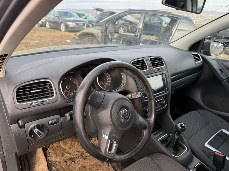 Dezmembrez / Dezmembrari / Piese / Accesorii Vw golf 6 hatchback gri 1.4 tsi CAXA LHY stanga