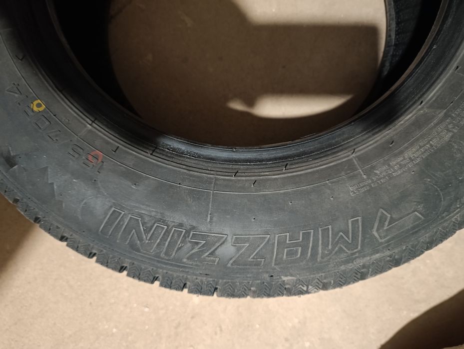 Продам зимние шипованные шины