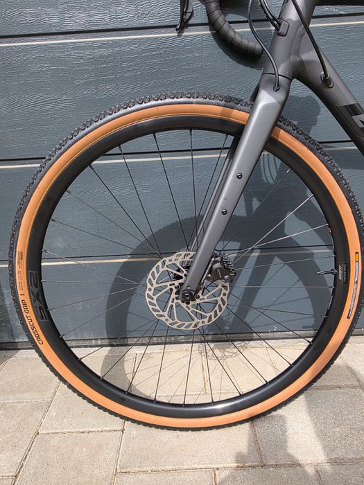 Bicicleta Gravel Giant Revolt