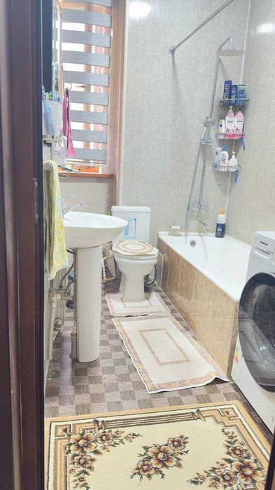 Zangiota Tumani Shakarchila Maxalada hovli sotiladi.