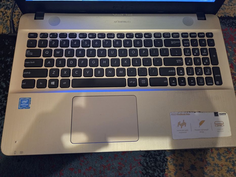 Vând laptop asus -CITITI DESCRIEREA