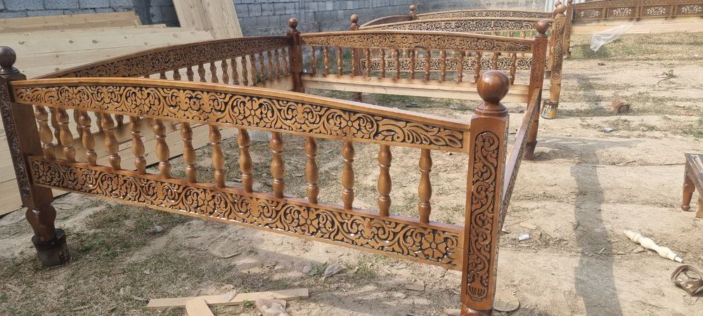 Тапчан, Сури, Крават Рассрочка