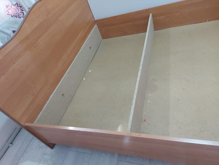 Двухспальная кровать