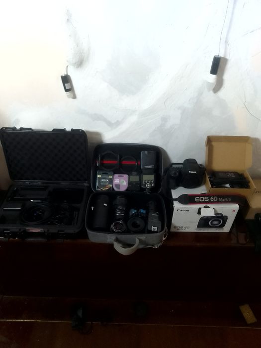 CANON 6D ll.В перфектно състояние и на малко кадри.