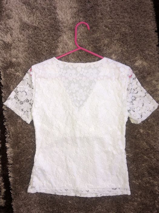 Дамска бяла тениска only