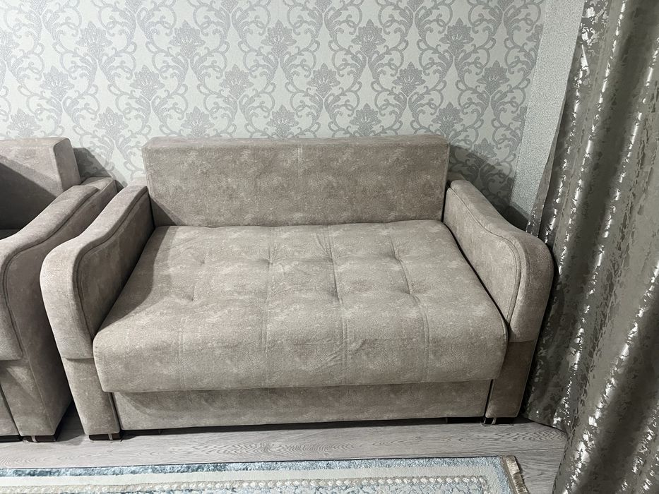 Продам мини диван с пуфиком
