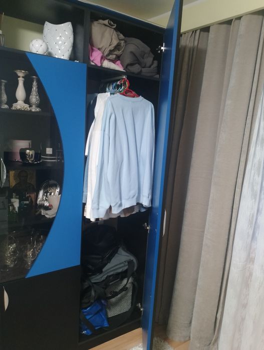 Vând mobila de sufragerie din pal de calitate