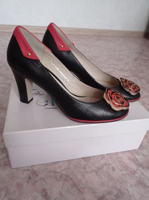 Продам новые туфли