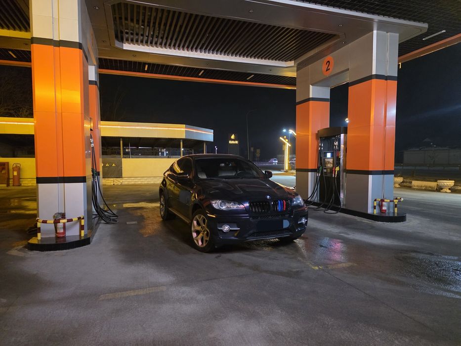 BMW X6 xdrive 35, мотор 3 twin turbo, 306 л.с.