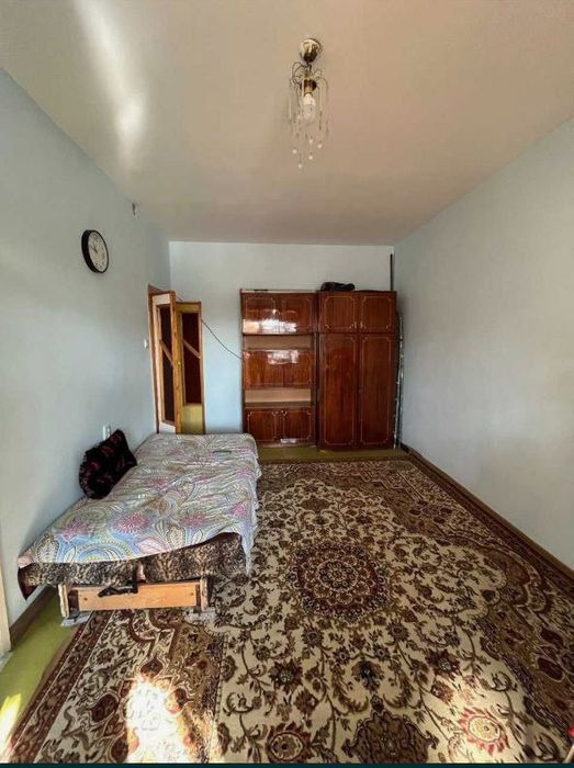 Квартира сотилади 1в2/4/4