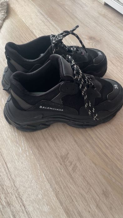 balenciaga triple S