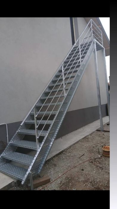 Scari metalice zincate facem la comanda