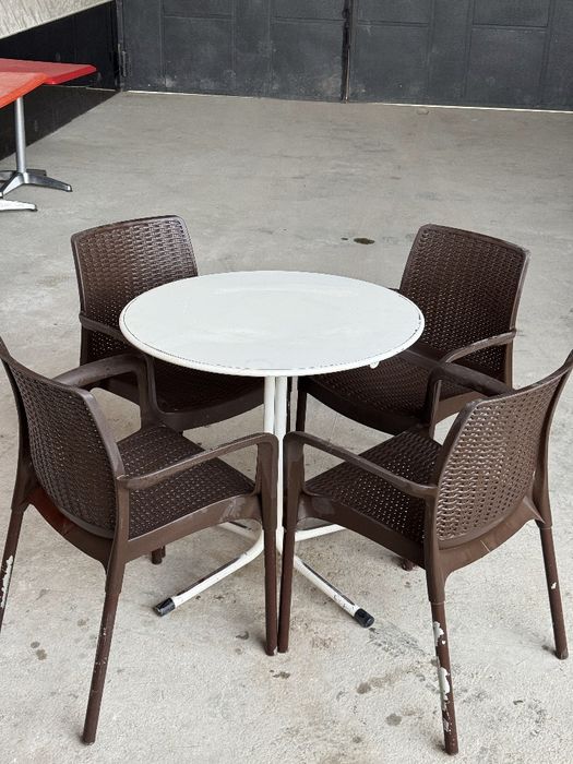 Стол стул сотилади