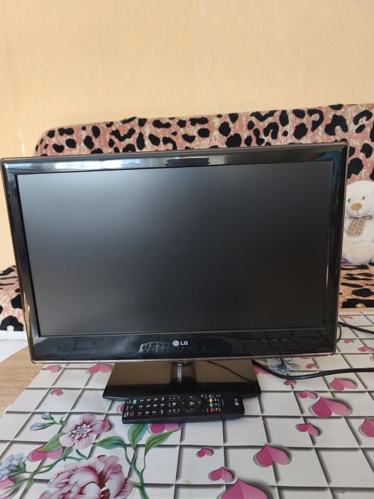 Tv led LG diagonală 54 cm