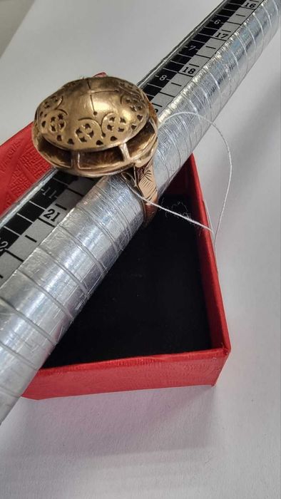 *** Уникален *** Златен пръстен 14 К 9.45 Гр