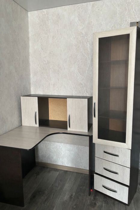 Парта с шкафом в гостинную