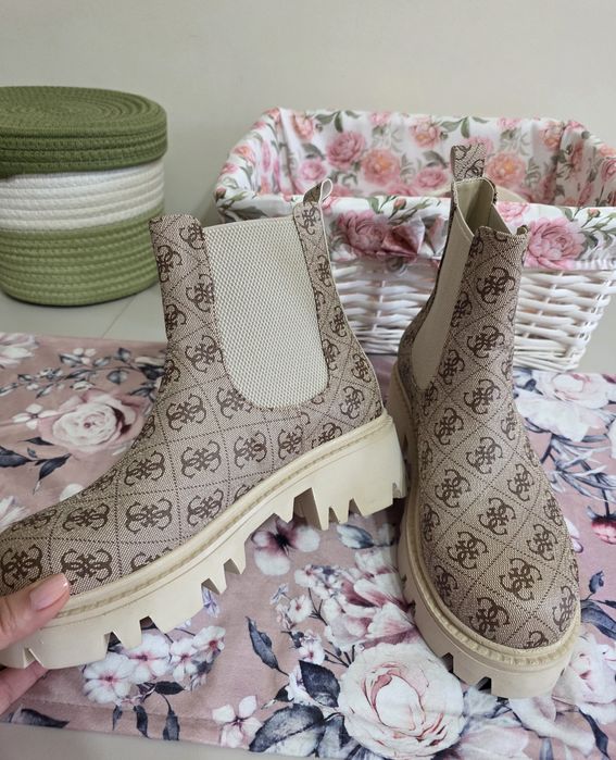 Ghete Guess marimea 37