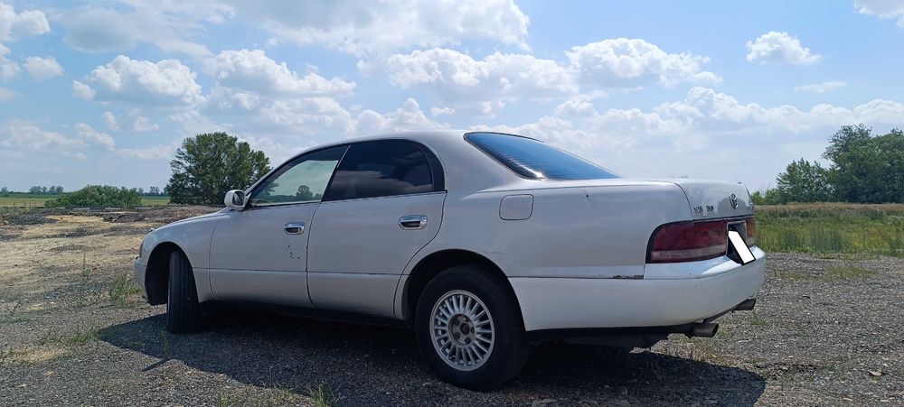 Продам Toyota Crown Majesta